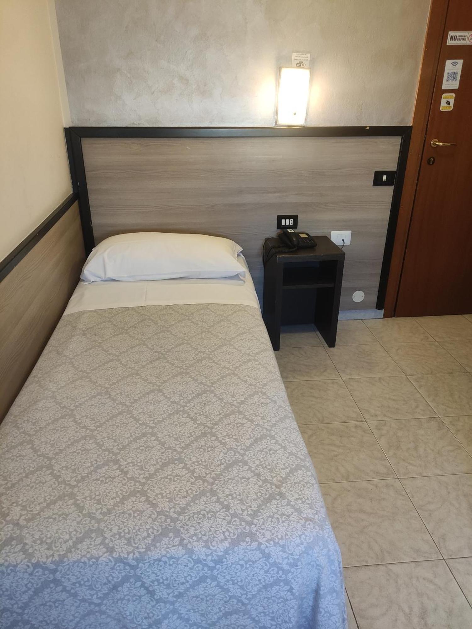 Hotel Salus ميلان المظهر الخارجي الصورة